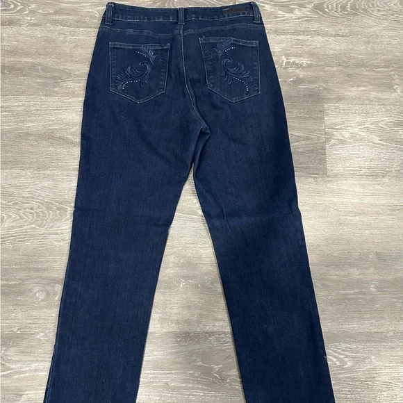 Women’s Lee Classic Fit Navy Blue Denim Jeans with Embroidered Pockets, Size 10. - Picture 11 of 14